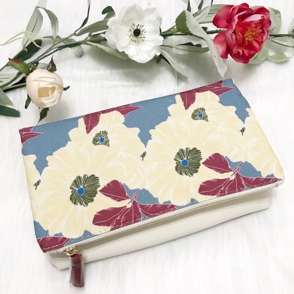 NWT! Cream & Blue Floral Clutch by Rachel Pally 💐 - Picture 3 of 8